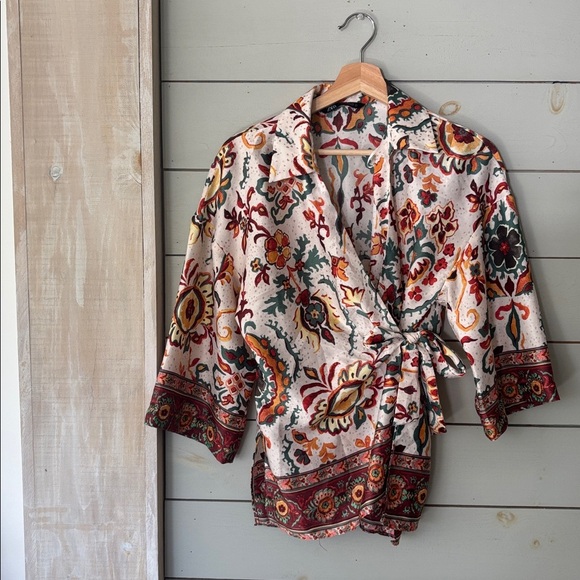 Zara Printed Wrap Blouse – Size Small - Picture 2 of 6